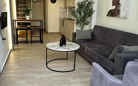 Trainstation Apartment In Thessaloniki
